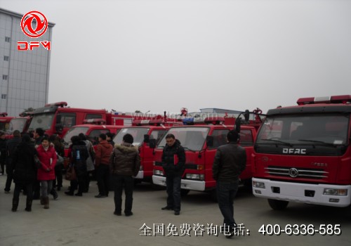 消防車培訓(xùn)現(xiàn)場(二)