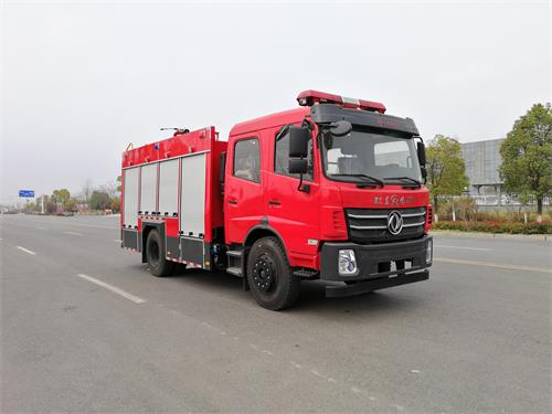 東風(fēng)5.5噸泡沫消防車(chē)